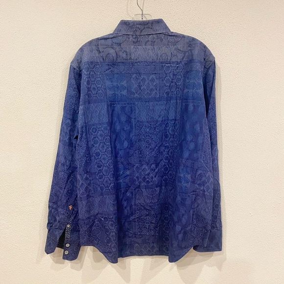 Robert Graham Tribal Print Classic Fit Button Down Size Large EUC - Picture 5 of 5